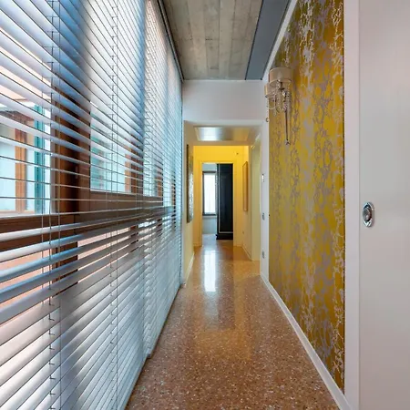 Apartment San Nicolo Canal View Venedig